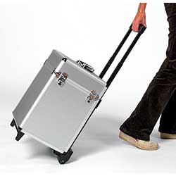 Rullbar hårdväska finns som tillbehör för Brochure Stand.