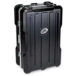 Boxen är av slagtålig ABS-plast och rymmer nästan 200 liter.