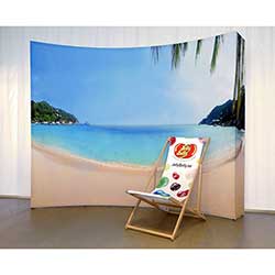 En plats i solen med en välvd Easy Soft wall.