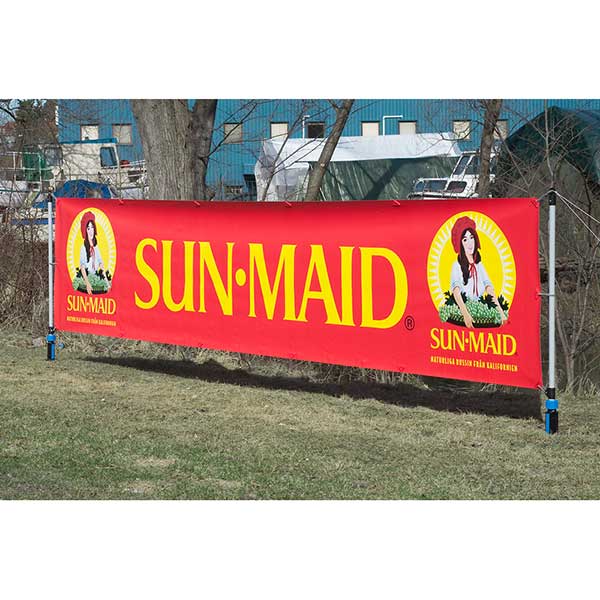 Med Banderoll-fix monteras fristående banderoller på mjuka underlag.