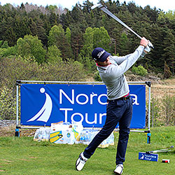 Teeskyltar vid Nordea Tour.