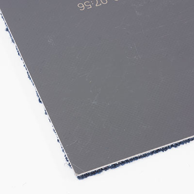 Mattans baksida är belagd med anti-glid.