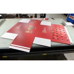 Årets julkalender 2021 levererades såklart i en kartong med tryck och konstruktion av oss.