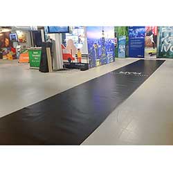 Riktigt lång matta med tryck till NYX.