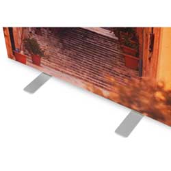 Diskreta fötter som fälls in vid transport.