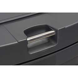 Ihopfälld är disken mycket tålig och rullas enkelt tack vare infällda hjul och handtag.