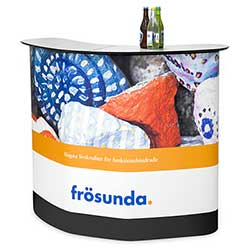 PodiumCase är en utvikbar box som blir en komplett disk med toppskiva, omslag och invändiga hyllplan.