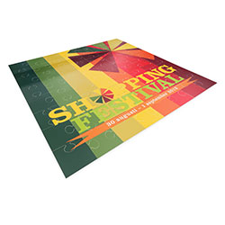 Riktigt stort golvpussel i storlek 290 x 290 cm med 64 bitar.