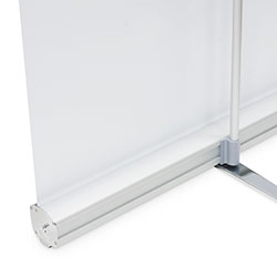 Stödpinnen monteras i den utfällda foten. Stadigt och felsäkert.