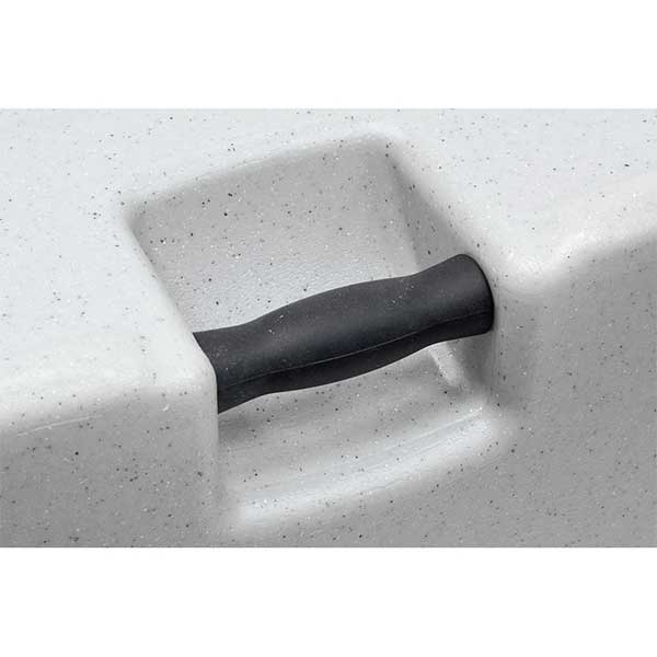 Standard Case har ett kraftigt handtag för enkel hantering vid transport.