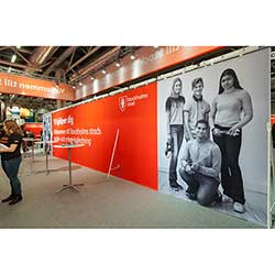 Heltäckande textilväggar Stockholms stads Gymnasiemässa.