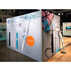 Textilväggar på mässa med silikonlister (SEG).